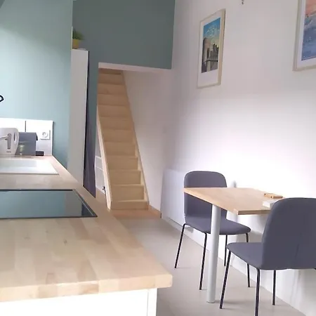 A 8 Minutes A Pied De La Gare Apartment
